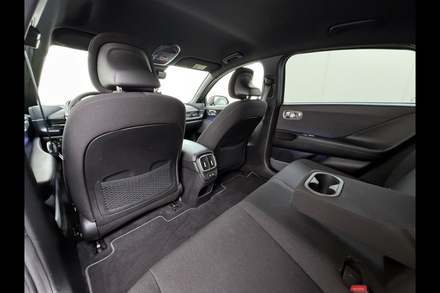 Hyundai IONIQ 6 77.4kWh 229PK Trekhaak SOH 100% Warmtepomp Adap.Cruise Head-Up Stoel+Achterbank+Stuur Verwarming Camera Navi Pdc Apple Carplay A Elek. Achterklep Privacy Glas Lmv Led Lane Assist 1.500KG Trekgewicht 1e Eigenaar Origineel Nederlandse Auto