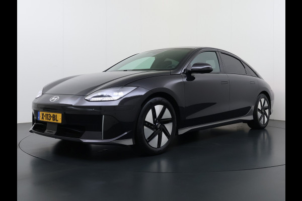 Hyundai IONIQ 6 77.4kWh 229PK Trekhaak SOH 100% Warmtepomp Adap.Cruise Head-Up Stoel+Achterbank+Stuur Verwarming Camera Navi Pdc Apple Carplay A Elek. Achterklep Privacy Glas Lmv Led Lane Assist 1.500KG Trekgewicht 1e Eigenaar Origineel Nederlandse Auto