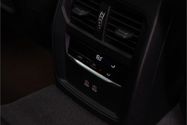BMW 3-serie 320i High Executive M-Sport, Leder, Schuifdak, Head-up 2020