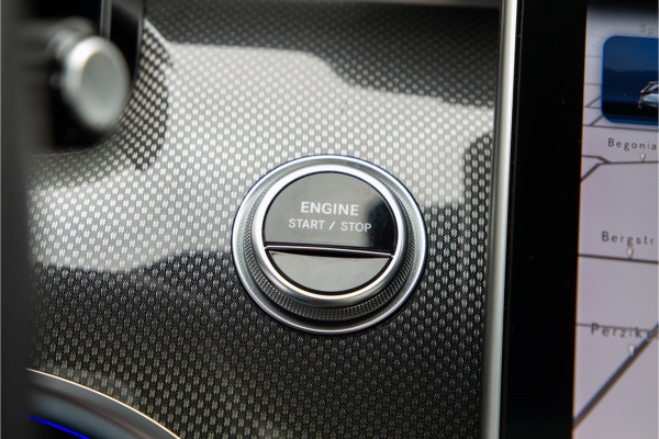 Mercedes-Benz C-Klasse Estate 300 e AMG Premium, Pano, Distronic, Trekhaak, Nightpakket 2023