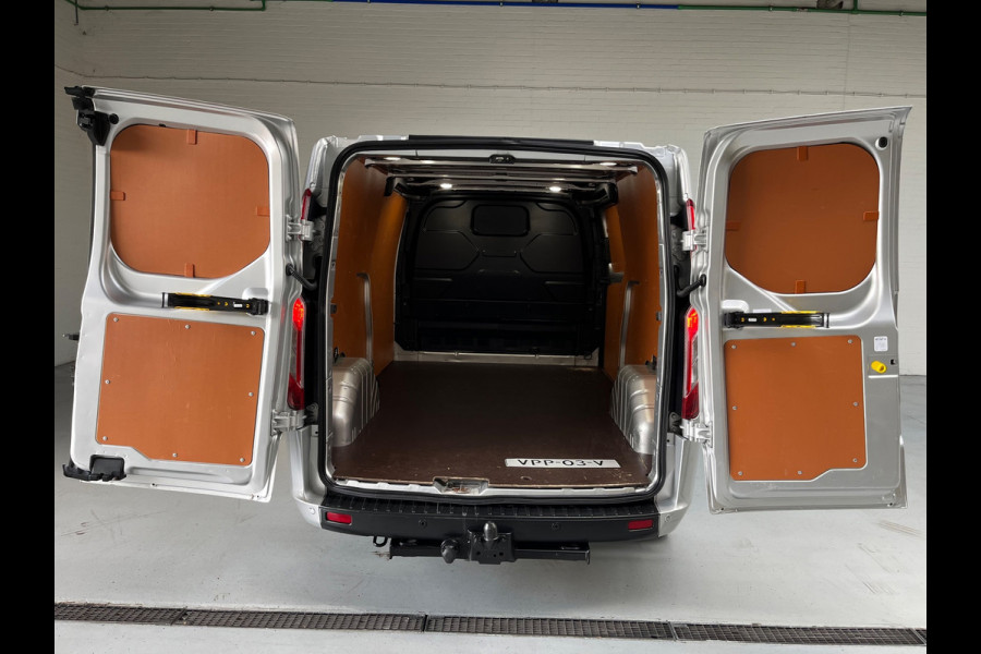 Ford Transit Custom L2H1 Automaat 300 2.0 TDCI 130pk Limited 3persoons, Airco, Navigatie, Trekhaak, Metallic lak, RIJKLAARPRIJS