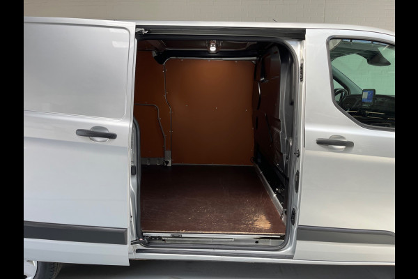 Ford Transit Custom L2H1 Automaat 300 2.0 TDCI 130pk Limited 3persoons, Airco, Navigatie, Trekhaak, Metallic lak, RIJKLAARPRIJS