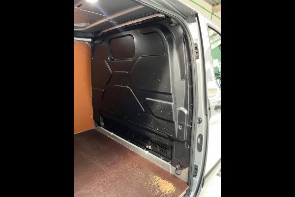 Ford Transit Custom L2H1 Automaat 300 2.0 TDCI 130pk Limited 3persoons, Airco, Navigatie, Trekhaak, Metallic lak, RIJKLAARPRIJS
