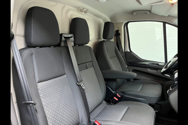 Ford Transit Custom L2H1 Automaat 300 2.0 TDCI 130pk Limited 3persoons, Airco, Navigatie, Trekhaak, Metallic lak, RIJKLAARPRIJS