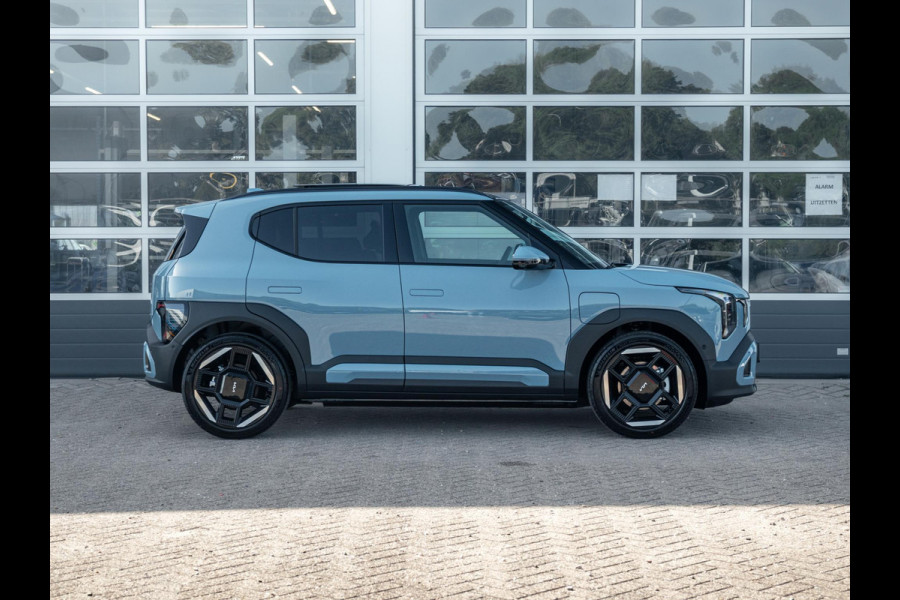 Kia EV2 GT-Line 61 kWh | 5p. | Actieprijs* | Navi. | Clima. | Adapt. Cruise. | Stoel&Stuur Verwarming | Dakrails | 15L Frunk | Harman Kardon | Glazen Kanteldak | Vegan Lederen Stoelbekleding 'GT-Line' | Slimme Parkeerassistentie | Dodehoekcamera