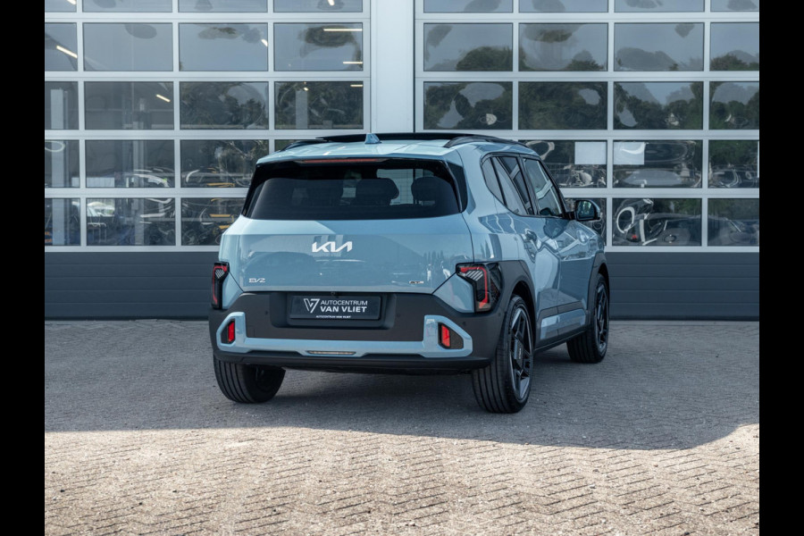 Kia EV2 GT-Line 61 kWh | 5p. | Actieprijs* | Navi. | Clima. | Adapt. Cruise. | Stoel&Stuur Verwarming | Dakrails | 15L Frunk | Harman Kardon | Glazen Kanteldak | Vegan Lederen Stoelbekleding 'GT-Line' | Slimme Parkeerassistentie | Dodehoekcamera