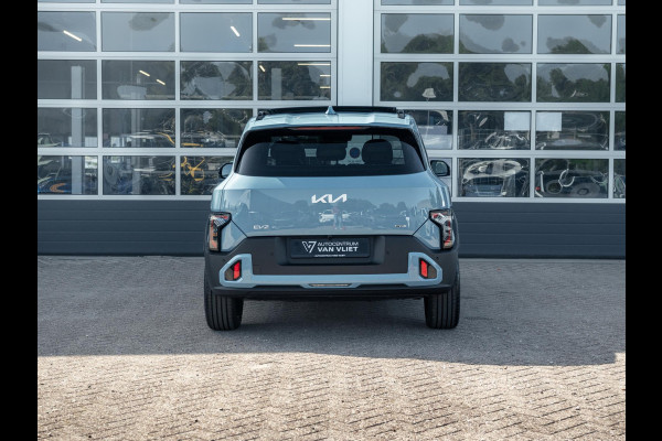Kia EV2 GT-Line 61 kWh | 5p. | Actieprijs* | Navi. | Clima. | Adapt. Cruise. | Stoel&Stuur Verwarming | Dakrails | 15L Frunk | Harman Kardon | Glazen Kanteldak | Vegan Lederen Stoelbekleding 'GT-Line' | Slimme Parkeerassistentie | Dodehoekcamera