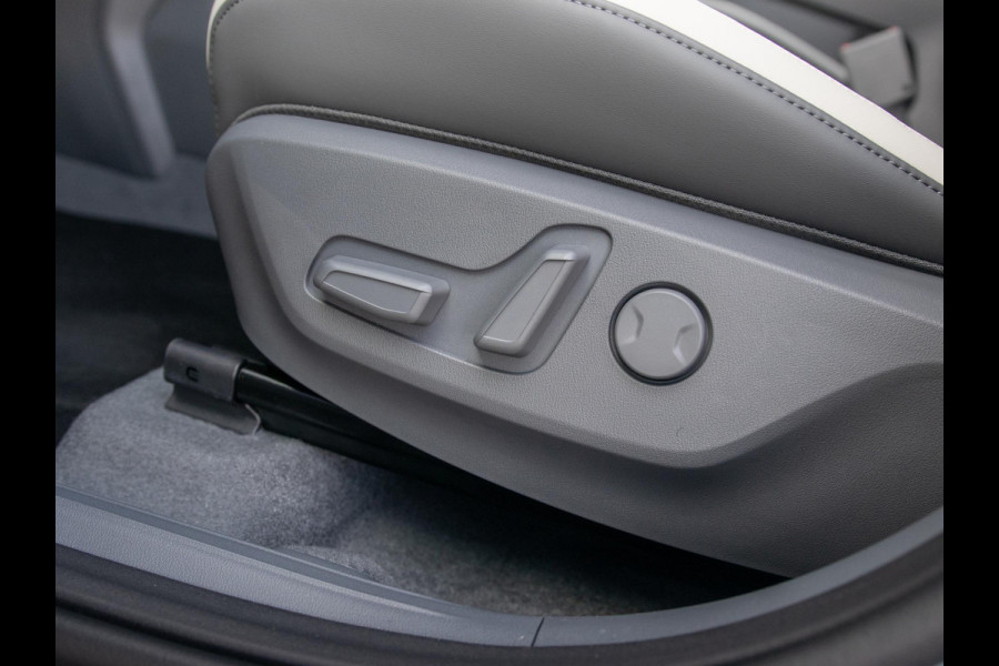 Kia EV2 GT-Line 61 kWh | 5p. | Actieprijs* | Navi. | Clima. | Adapt. Cruise. | Stoel&Stuur Verwarming | Dakrails | 15L Frunk | Harman Kardon | Glazen Kanteldak | Vegan Lederen Stoelbekleding 'GT-Line' | Slimme Parkeerassistentie | Dodehoekcamera