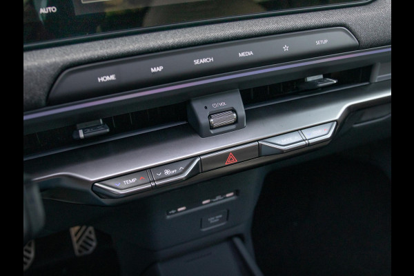 Kia EV2 GT-Line 61 kWh | 5p. | Actieprijs* | Navi. | Clima. | Adapt. Cruise. | Stoel&Stuur Verwarming | Dakrails | 15L Frunk | Harman Kardon | Glazen Kanteldak | Vegan Lederen Stoelbekleding 'GT-Line' | Slimme Parkeerassistentie | Dodehoekcamera