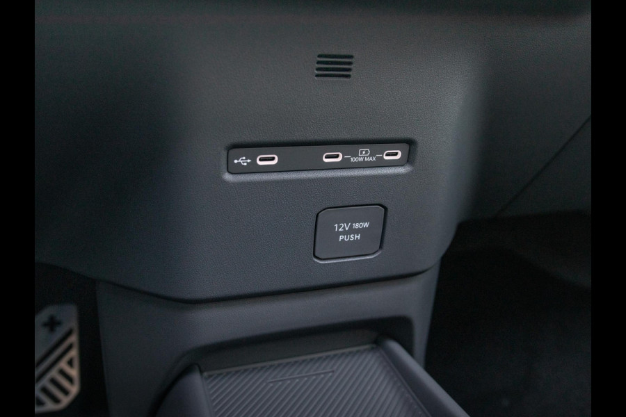 Kia EV2 GT-Line 61 kWh | 5p. | Actieprijs* | Navi. | Clima. | Adapt. Cruise. | Stoel&Stuur Verwarming | Dakrails | 15L Frunk | Harman Kardon | Glazen Kanteldak | Vegan Lederen Stoelbekleding 'GT-Line' | Slimme Parkeerassistentie | Dodehoekcamera