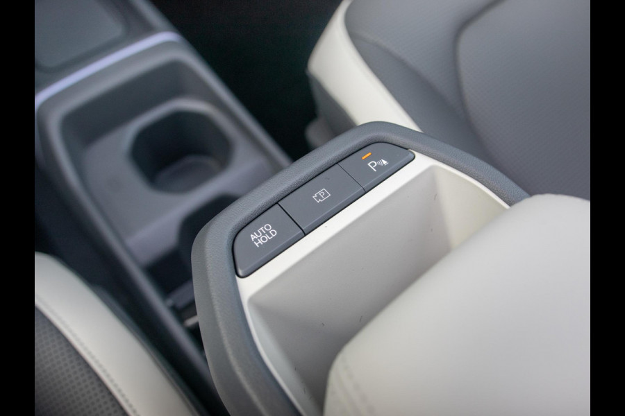 Kia EV2 GT-Line 61 kWh | 5p. | Actieprijs* | Navi. | Clima. | Adapt. Cruise. | Stoel&Stuur Verwarming | Dakrails | 15L Frunk | Harman Kardon | Glazen Kanteldak | Vegan Lederen Stoelbekleding 'GT-Line' | Slimme Parkeerassistentie | Dodehoekcamera