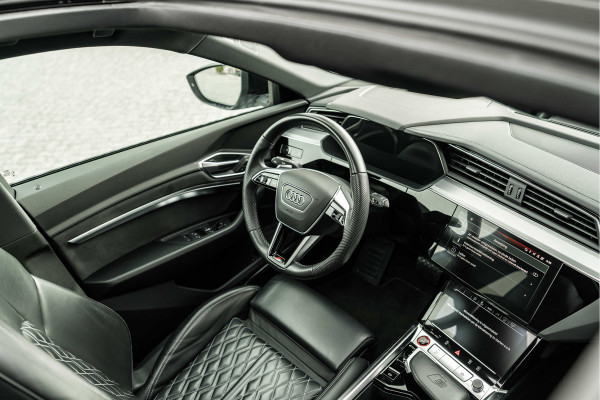 Audi e-tron S Quattro 95 kWh 503PK | ACC | TREKHAAK | HUD | 114.000.- NW PRIJS | B&O | RS Stoelen