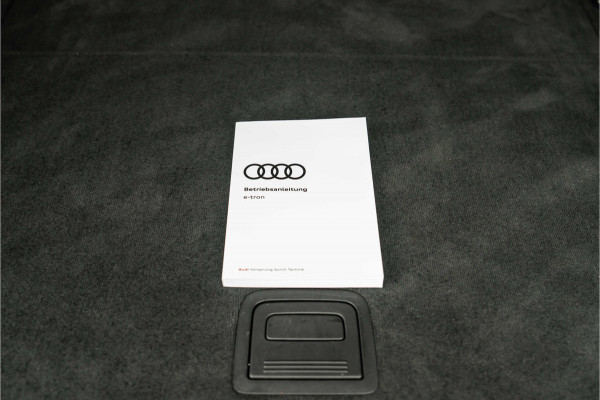 Audi e-tron S Quattro 95 kWh 503PK | ACC | TREKHAAK | HUD | 114.000.- NW PRIJS | B&O | RS Stoelen