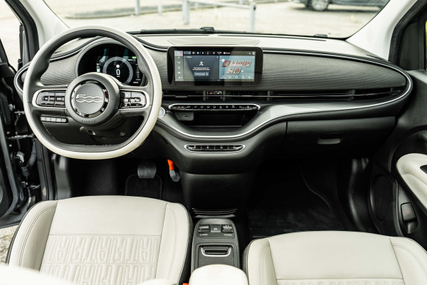 Fiat 500C La Prima 42 kWh | ACC | Apple Carplay/Android Auto