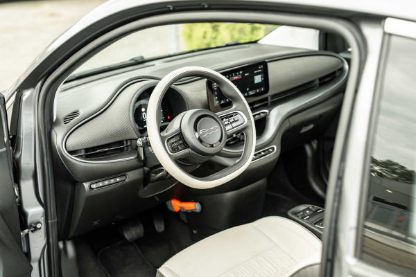 Fiat 500C La Prima 42 kWh | ACC | Apple Carplay/Android Auto