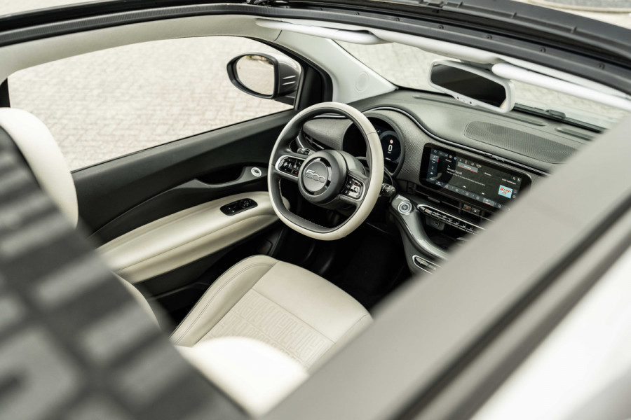 Fiat 500C La Prima 42 kWh | ACC | Apple Carplay/Android Auto