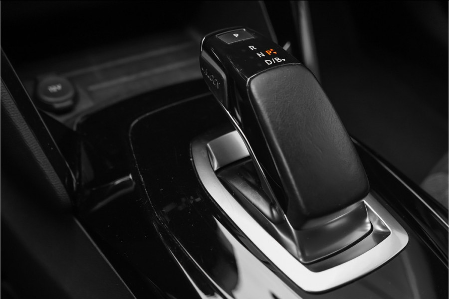Peugeot e-2008 EV Active 50 kWh Climate Stoelverw Camera