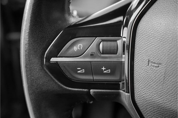 Peugeot e-2008 EV Active 50 kWh Climate Stoelverw Camera