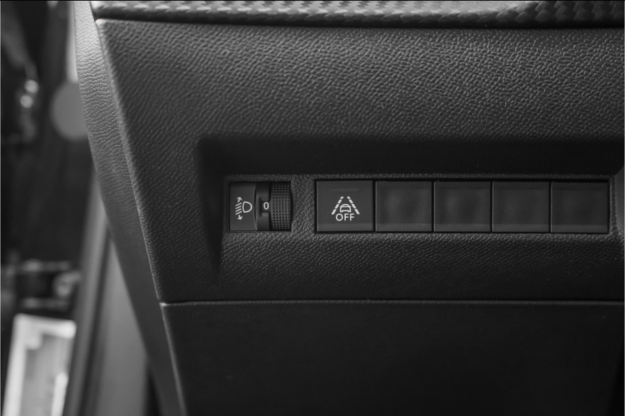 Peugeot e-2008 EV Active 50 kWh Climate Stoelverw Camera