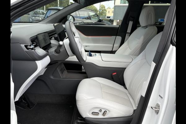 XPeng G6 RWD Long Range 80.8 kWh VAN: 48.900,- VOOR: 45.877,- UW HERFSTVOORDEEL: 3.023,-| STOELVERWARMING + VENTILATIE| 360 CAMERA| XPENG GARANTIE T/M 2033| ORIG. NL EERSTE EIGENAAR NAP|