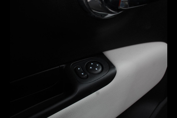 Fiat 500C 1.0 Hybrid Dolcevita Leder Navigatie Apple Carplay/Android Auto Parkeersensoren achter Cruise Control Climate Control