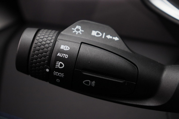 Lynk & Co 01 1.5 261PK Plug-in Hybrid *Zwarte Hemel* 360° Camera Pano/dak Apple/Carplay Adaptive/Cruise