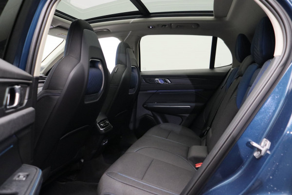 Lynk & Co 01 1.5 261PK Plug-in Hybrid Pano/dak Apple/Carplay Adaptive/Cruise