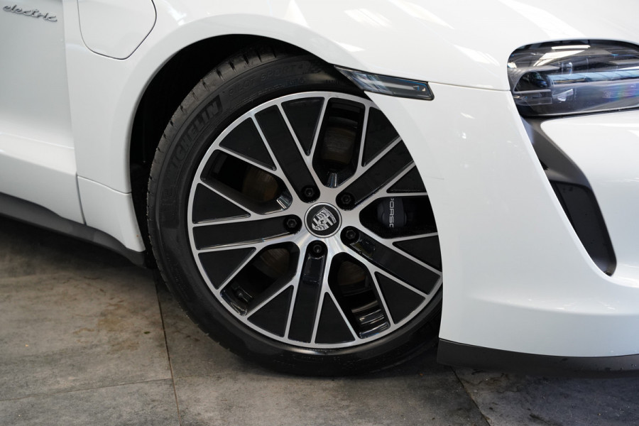 Porsche Taycan Performance 84 kWh ACC Panoramadak Leder Memory Seats
