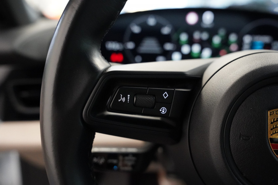 Porsche Taycan Performance 84 kWh ACC Panoramadak Leder Memory Seats