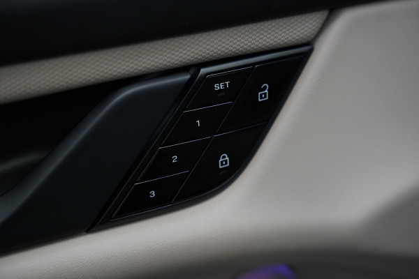 Porsche Taycan Performance 84 kWh ACC Panoramadak Leder Memory Seats