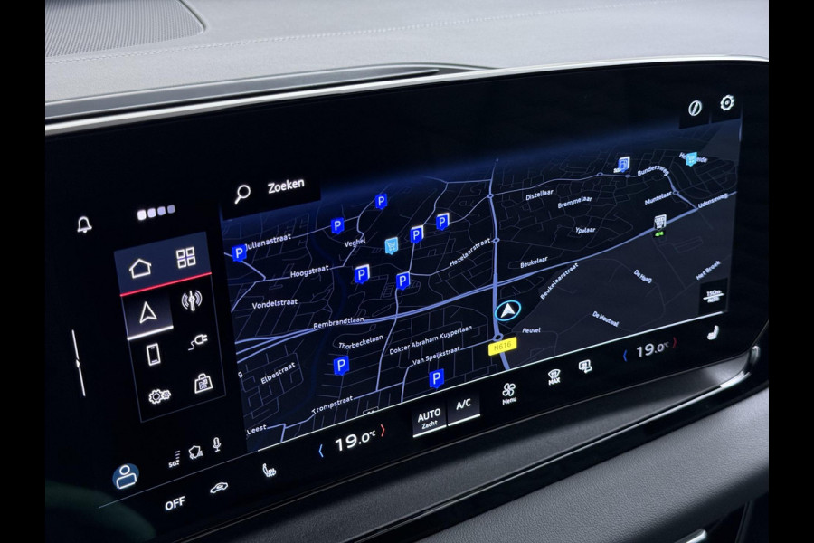 Audi Q6 e-tron Launch edition 83 kWh ELEK. TREKHAAK | STOEL VERWARMING VOOR EN ACHTER | KEYLESS | 360 CAMERA | STUURVERWARMING | FABRIEKS GARANTIE TM 01-08-2027 |
