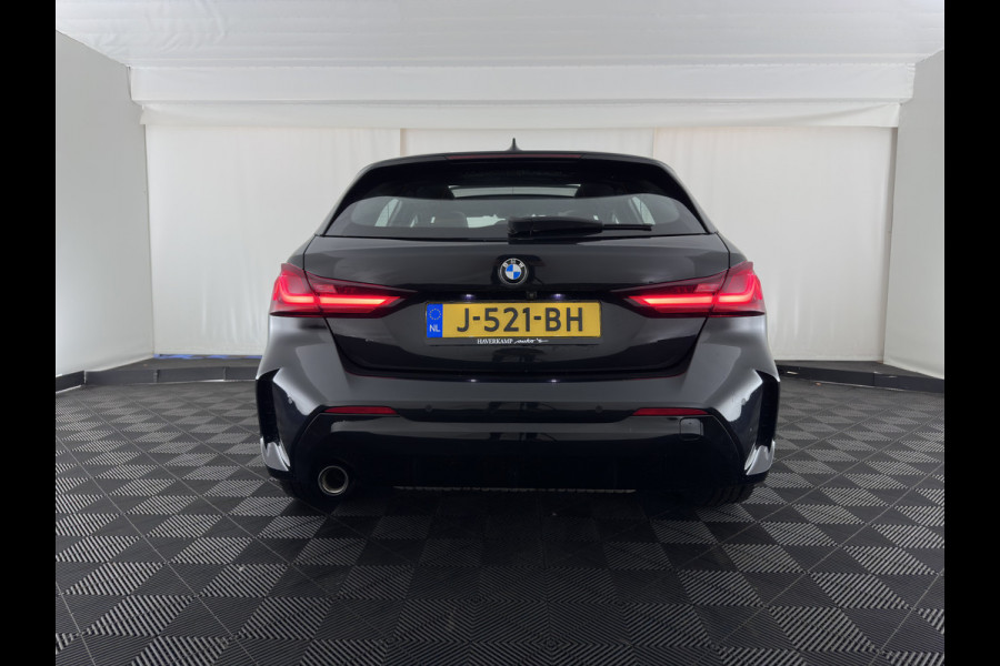 BMW 1-serie 118i M-Sport-Styling High Executive Edition (INCL-BTW) Aut.*PANO | FULL-LED | DIGI-COCKPIT | HIFI-SOUND | CAMERA | HEATED-SPORTSEATS | NAVI-FULLMAP | AMBIENTLIGHT | PRIVACY-GLASS | ECC | CARBON-INLAY | PDC | CRUISE | DAB | 18"ALU*