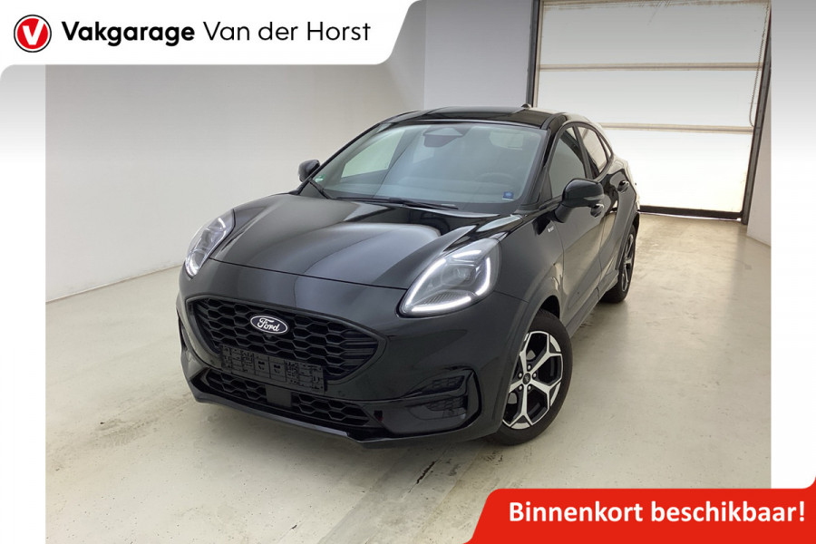Ford Puma 1.0-125pk EcoBoost Hybrid ST-Line X. Alweer zo'n mooie complete Ford Puma met slechts 7.400km èn fabrieksgarantie t/m 10-12-2029 ! Autm. airco, LED verlichting, navigatie, telefoonvoorb., bestuurders assistent pakket, winterpakket etc., etc