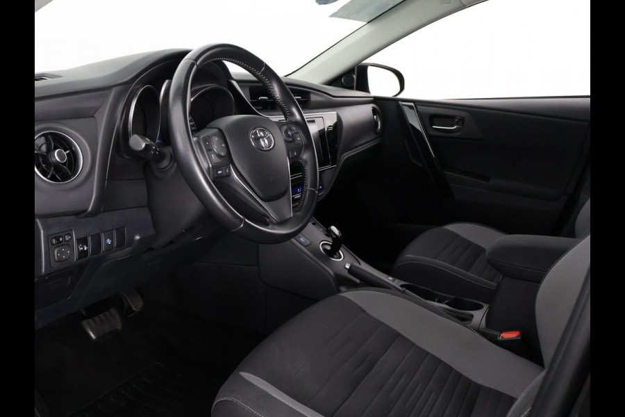Toyota Auris 1.8 HYBRIDE EXECUTIVE AUTOMAAT GARANTIE 2029! CAMERA.STOELVERWARMING . NAVIGATIE . CRUISE CONTROL .