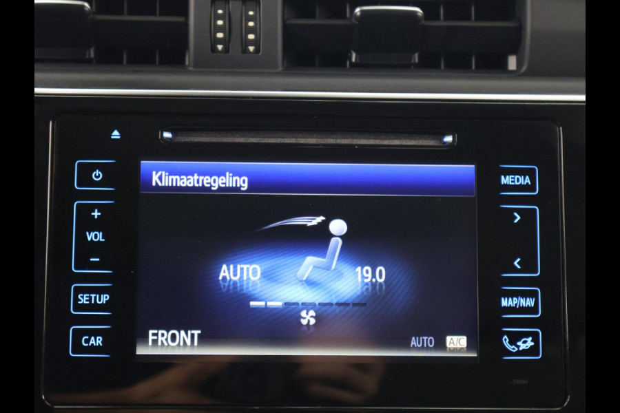 Toyota Auris 1.8 HYBRIDE EXECUTIVE AUTOMAAT GARANTIE 2029! CAMERA.STOELVERWARMING . NAVIGATIE . CRUISE CONTROL .