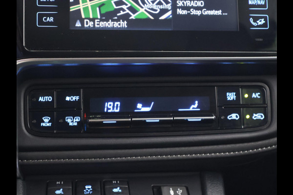 Toyota Auris 1.8 HYBRIDE EXECUTIVE AUTOMAAT GARANTIE 2029! CAMERA.STOELVERWARMING . NAVIGATIE . CRUISE CONTROL .