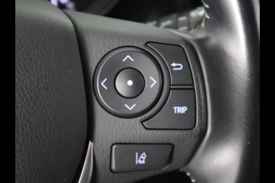 Toyota Auris 1.8 HYBRIDE EXECUTIVE AUTOMAAT GARANTIE 2029! CAMERA.STOELVERWARMING . NAVIGATIE . CRUISE CONTROL .