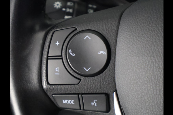 Toyota Auris 1.8 HYBRIDE EXECUTIVE AUTOMAAT GARANTIE 2029! CAMERA.STOELVERWARMING . NAVIGATIE . CRUISE CONTROL .