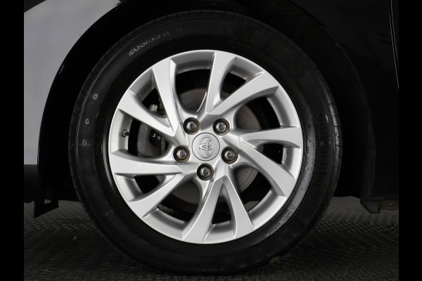 Toyota Auris 1.8 HYBRIDE EXECUTIVE AUTOMAAT GARANTIE 2029! CAMERA.STOELVERWARMING . NAVIGATIE . CRUISE CONTROL .