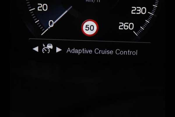 Volvo XC60 2.0 B5 R-Design | Trekhaak | Pano-Dak | LED | Harman Kardon Sound | 360 Camera