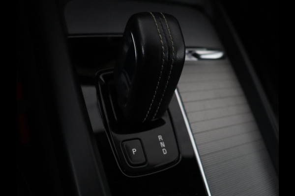 Volvo XC60 2.0 B5 R-Design | Trekhaak | Pano-Dak | LED | Harman Kardon Sound | 360 Camera