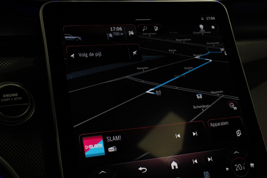 Mercedes-Benz GLC 400e 4MATIC AMG Line PHEV  Navigatie Panorama dak Lederen bekleding Camera Electrisch bedienbare achterklep Trekhaak Adaptive cruise control