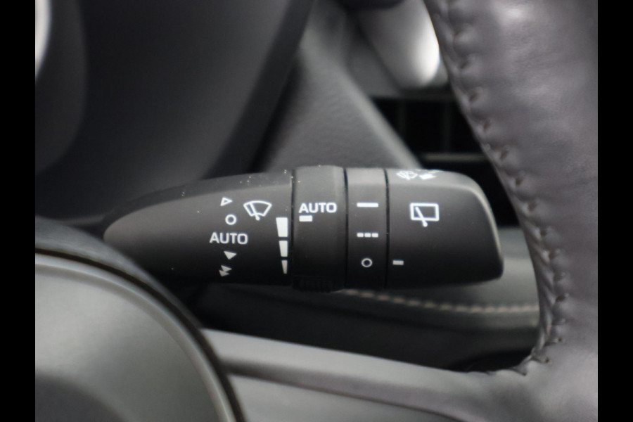 Toyota RAV4 2.5 HYBRID BI-TONE BLACKSTYLE GARANTIE 9-2030* PDC VOOR & ACHTER . APPLE CARPLAY & ANDROID AUTO .