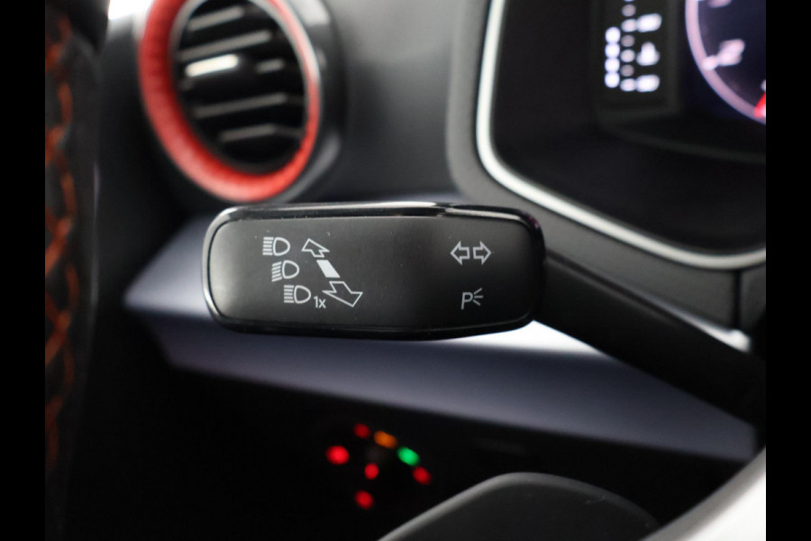 Seat Arona 1.0 TSI FR BUS.BLACKLINE AUTOMAAT GARANTIE 5-2034* . APPLE CARPLAY & ANDRIOD AUTO . PARKEERSENSOREN V & A . STOELVERWARMING