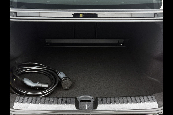 Mercedes-Benz C-Klasse 400 4MATIC Business Solution Luxury 94 kWh | Plus pakket | Parkeerpakket | Vast panoramadak | 19” multispaaks lichtmetalen velgen | URBAN GUARD |
