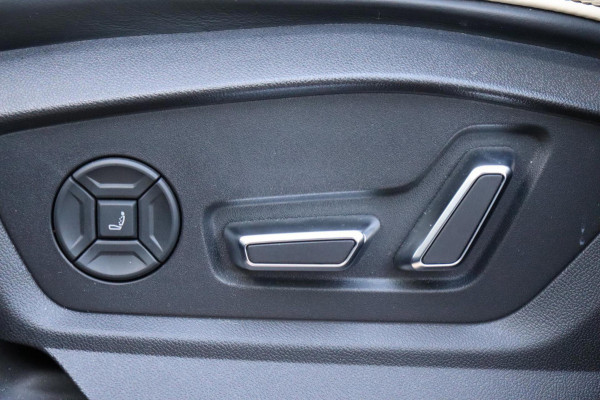 Audi RSQ8 4.0TFSI quattro Dynamic plus Exclusive Keramisch B&O trekhaak schuifdak massage hud enz.