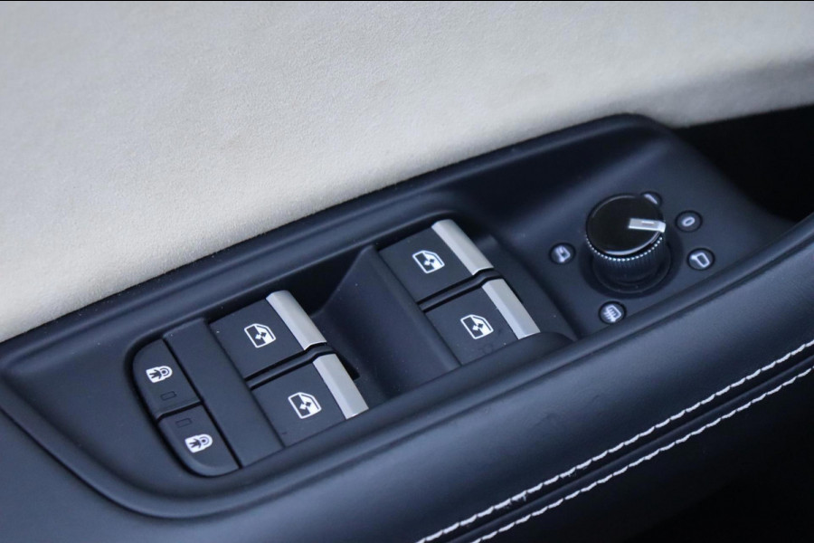 Audi RSQ8 4.0TFSI quattro Dynamic plus Exclusive Keramisch B&O trekhaak schuifdak massage hud enz.