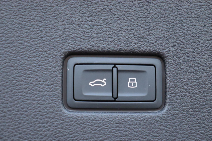 Audi RSQ8 4.0TFSI quattro Dynamic plus Exclusive Keramisch B&O trekhaak schuifdak massage hud enz.