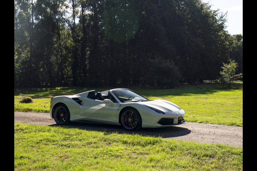 Ferrari 488 3.9 Spider HELE | Carbon ext. | New Power 06-2028 | Lift | CarPlay