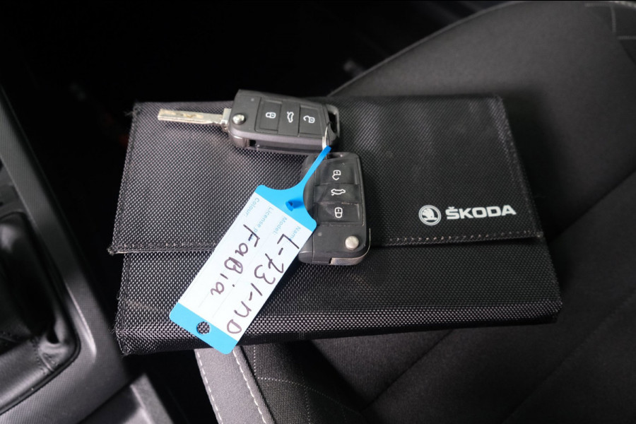 Škoda Fabia Combi 1.0 TSI Ambition - N.A.P. Airco, Cruise, Navi, PDC, Carplay.